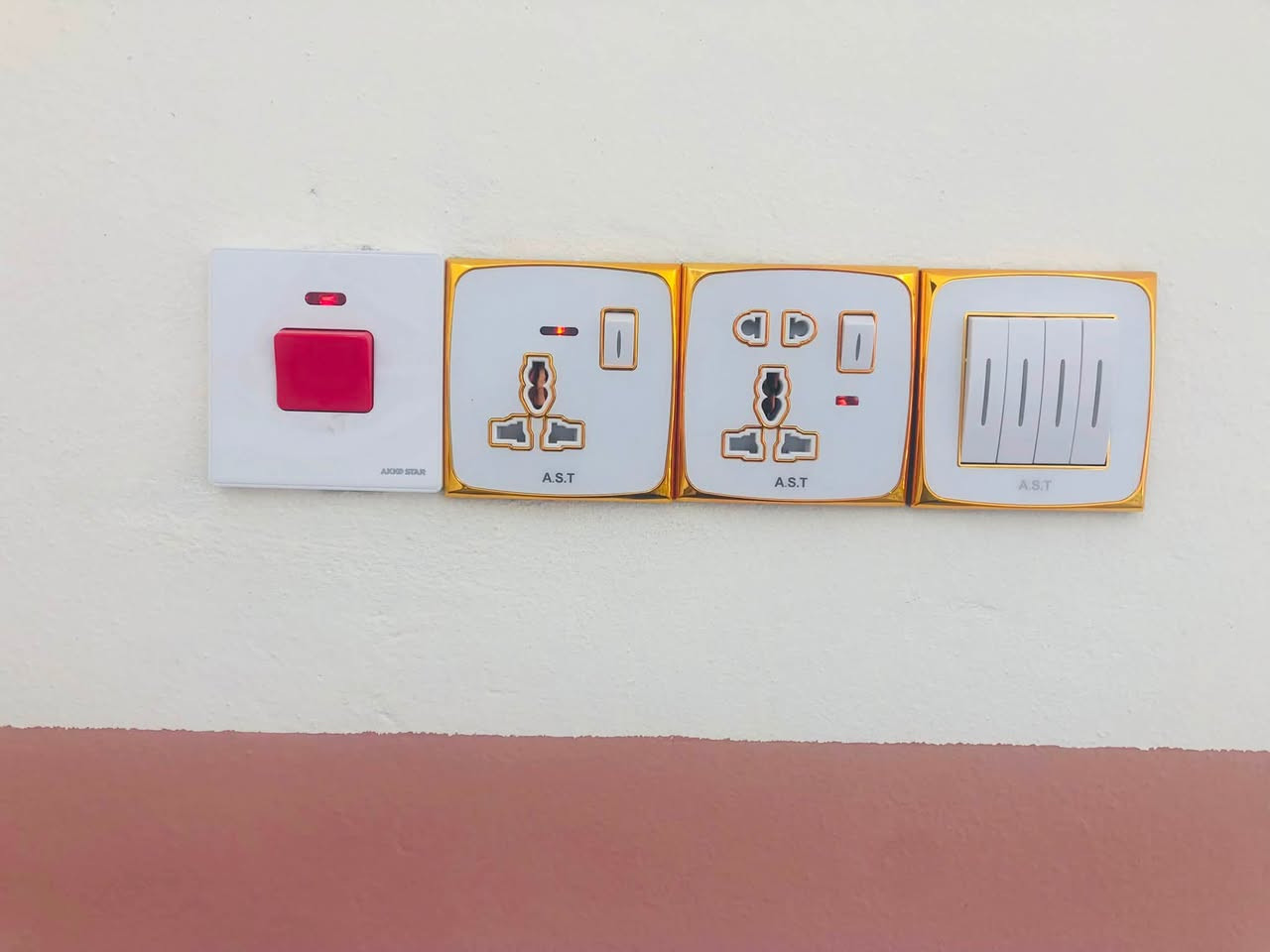 ⚡ الباسم للتأسيسات الكهربائية ⚡
نوفر لكم أفضل خدمات التأسيس والصيانة بأعلى معايير الجودة والأمان.
🔹 خدماتنا تشمل:
• تأسيس كهرباء كامل (نظام سيمنس وبواري).
• تنظيم وتجمع بوردات الكهرباء وتنسيقها بأعلى دقة.
• صيانة وإصلاح كافة الأعطال الكهربائية.
📍 تغطيتنا: مستعدون للعمل وتنفيذ المشاريع في كافة المحافظات.
📞 للتواصل والاستفسار: ***********
