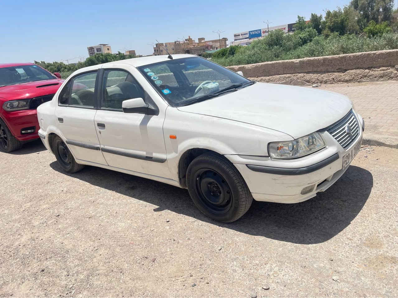 السلام عليكم سمند للمراوس بتكسي رقم كوت باسمي سنويه لغايه ٢٧ هزه جديده بشهر السابع  جامه إماميه   جديده عينه وصينيه مبدل جدد تخم تايرات جدد  بشهر السادس شادهم 
ادامه بلكات مع نوزلات وفيت بم مع قايش تايمن  وقايش رولات  سياره نقصه كمبريسور فقط مع مسجل مكاني ميسان العماره . 

رقم الهاتف *********** عمارة, ميسان
