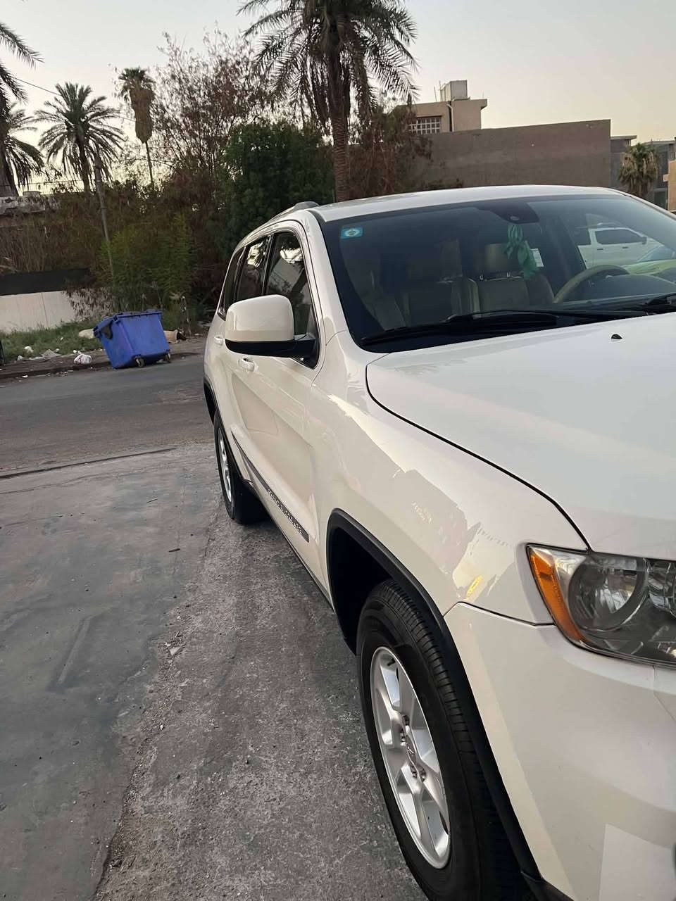 السلام عليكم
سياره jeep  2012 كفاله عامه
تبريد ثلج. ❄️
تخم تاير. جديد 
محرك وكير. كفاله
سياره. جديده بمعنئ الكلمه. مال جناي.
رقم الانكليزي. الجديد
تحويل ثاني يوم.
للاستفسار.
***********
