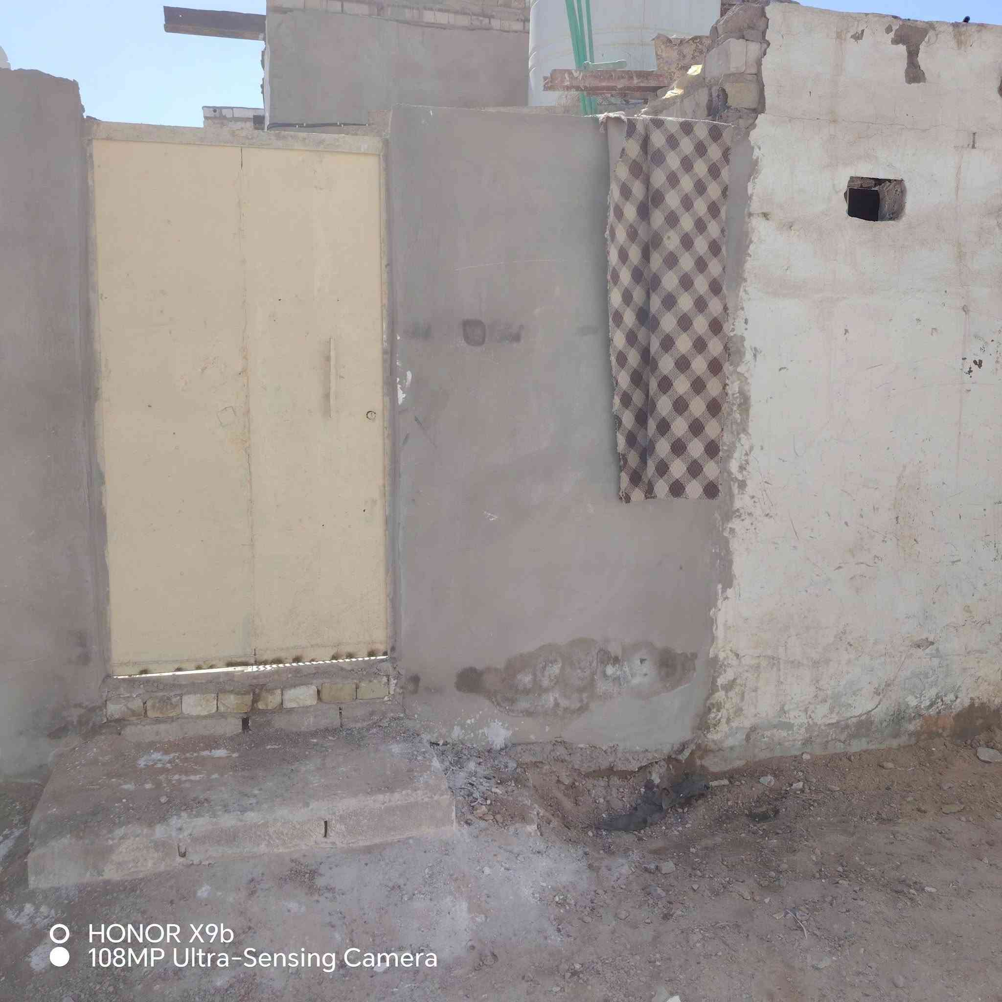 سلام عليكم بيت 100 متر للايجار  شارع دور الحوزه يم مخبز بغداد  غرفة وصاله ومطبخ وستقبال  مكتب الصدرين  ***********

