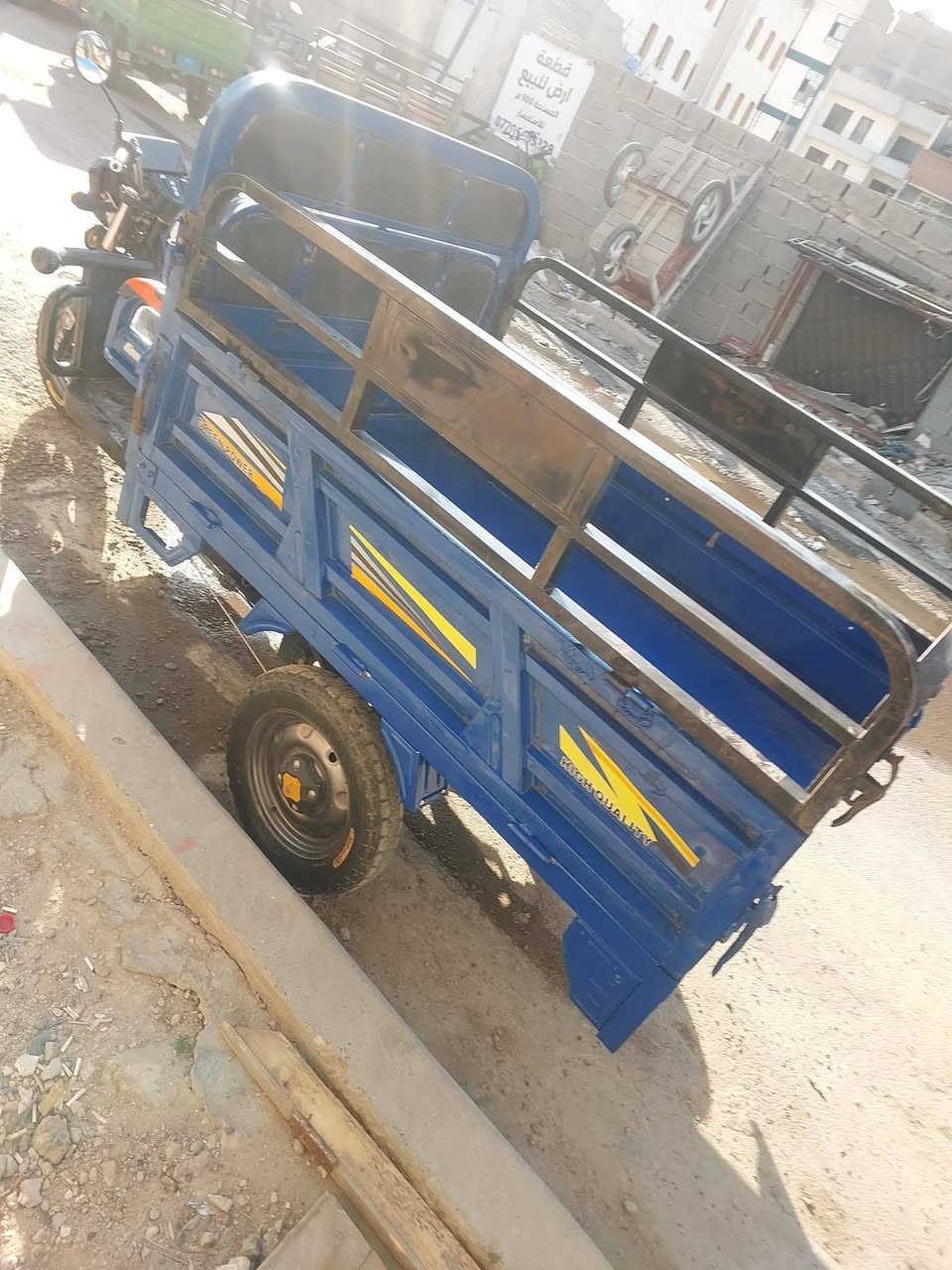 البيع الحجم الكبير مابيه اي نقص جاهزه بطاريات جدد  سعر مليون و 100 بيه مجال شي بصيط سكن بغداد متواجد خاص او هاذه رقمي تحياتي ***********
