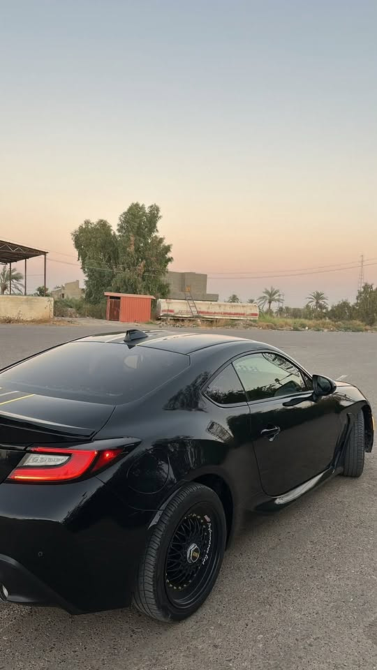 السلام عليكم
سوبارو نوع BRZ موديل 2023 ضررها جاملغ وبنيد بعدها جديده ما ماشيه تقريباً ماشيه 15 الف بس
لل استفسار ***********
