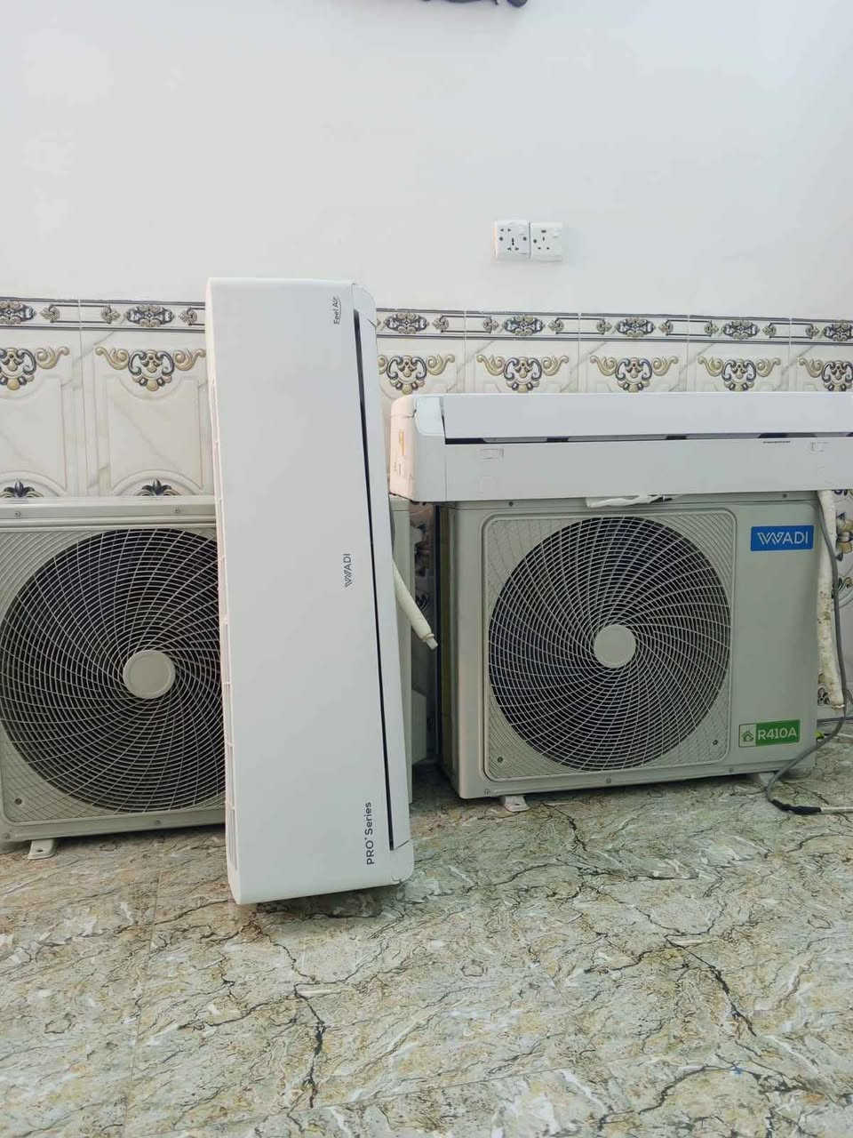 سبالت للبيع عدد 2 نوعية الوادي طنين وربع اخو الجديد اصدار 2025 استخدام شهرين كاملات مع الملحقات بغداد مدينة الصدر *********** متواجد اتصال واتساب St Andrew, Surrey
