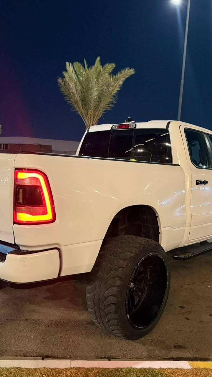 للبيع أو المراوس – RAM 1500 Big Horn Lone Star موديل 2023

موديل: 2023

فئة: Big Horn / Lone Star

محرك: 5.7 HEMI eTorque

الممشى: 33 ألف

رقم بغداد الجديد

تحويل ثاني، صدر جديد

تبريد ممتاز والمحرك بالكامل بحالة ممتازة

صبغ جاملغ وبنيد فقط، بدون شاصي

ترفيع وكالة من شركة Mopar مع رنقات وتايرات 24

كير ماوس

كاميرا أمامية وخلفية

كشنات تدفئة وتبريد

ستيرن تدفئة

بريك كهربائي

سيارة نظيفة جداً وجاهزة للاستخدام

📍 الموقع: بغداد – حي الجهاد

📞 للاستفسار:***********

السعر: مناسب جداً وجوه السوق، والجاد يتصل. بغداد, العراق
