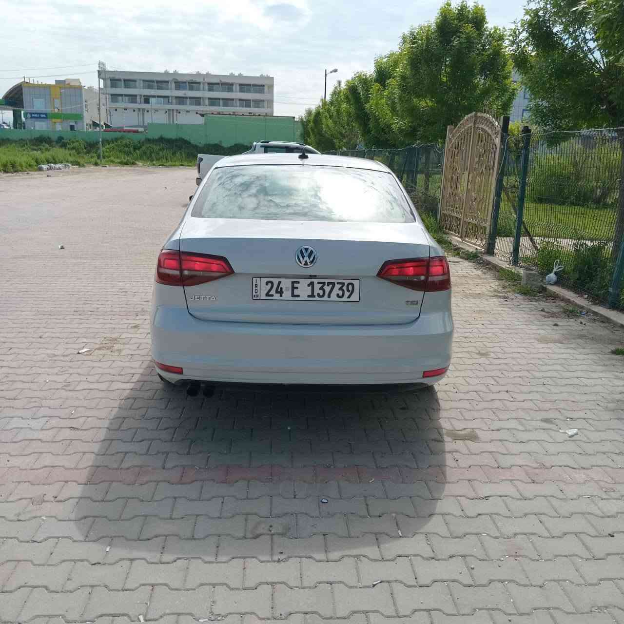 سيارة فوكس واكن جيتا للبيع موديل ٢٠١٧ نظيفة جدا و سنوية حتى ٢٠٢٩، هزة ١٠٠ ب ١٠٠ قبل شهر، طخم تايرات وباتري جديد .  السعر من خلال الاتصال على الرقم *********** واتس اب
