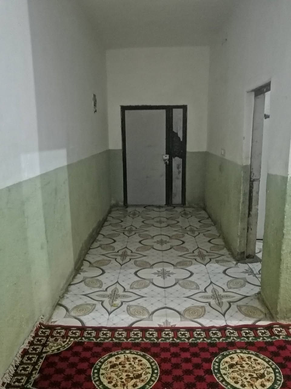 بيت زراعي 200 م بناء جديد يتكون من غرفتين واستقبال وصالة ومطبخ بيت جاهز للسكن الاستقبال يحتاج ترتيب فقط في قضاء النصر حي الزهور قرب المستوصف الجديد علئ شارعين كافة الخدمات السعر 20 وبيه مجال قليل بيع فقط  للأستفسار  ***********

