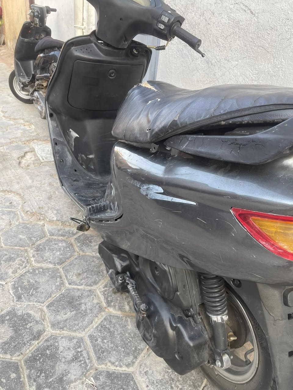 السلام عليكم دراجه فراشه للبيع  السعر  255 قفل بدون عمله رجاآ سعر  نهائي نكره سلف هندر واحد دراجه شغاله ومآبيه شي. بس عوزه تنضيف كابريتر  وبيه كابريتر اصليه امانت الله ورسوله دراجه حلوه المكان نجف شراي يراسني او يتصل  والمو شراي ليراسل ابد ويطي كلمه وميجي رجاآ /***********
