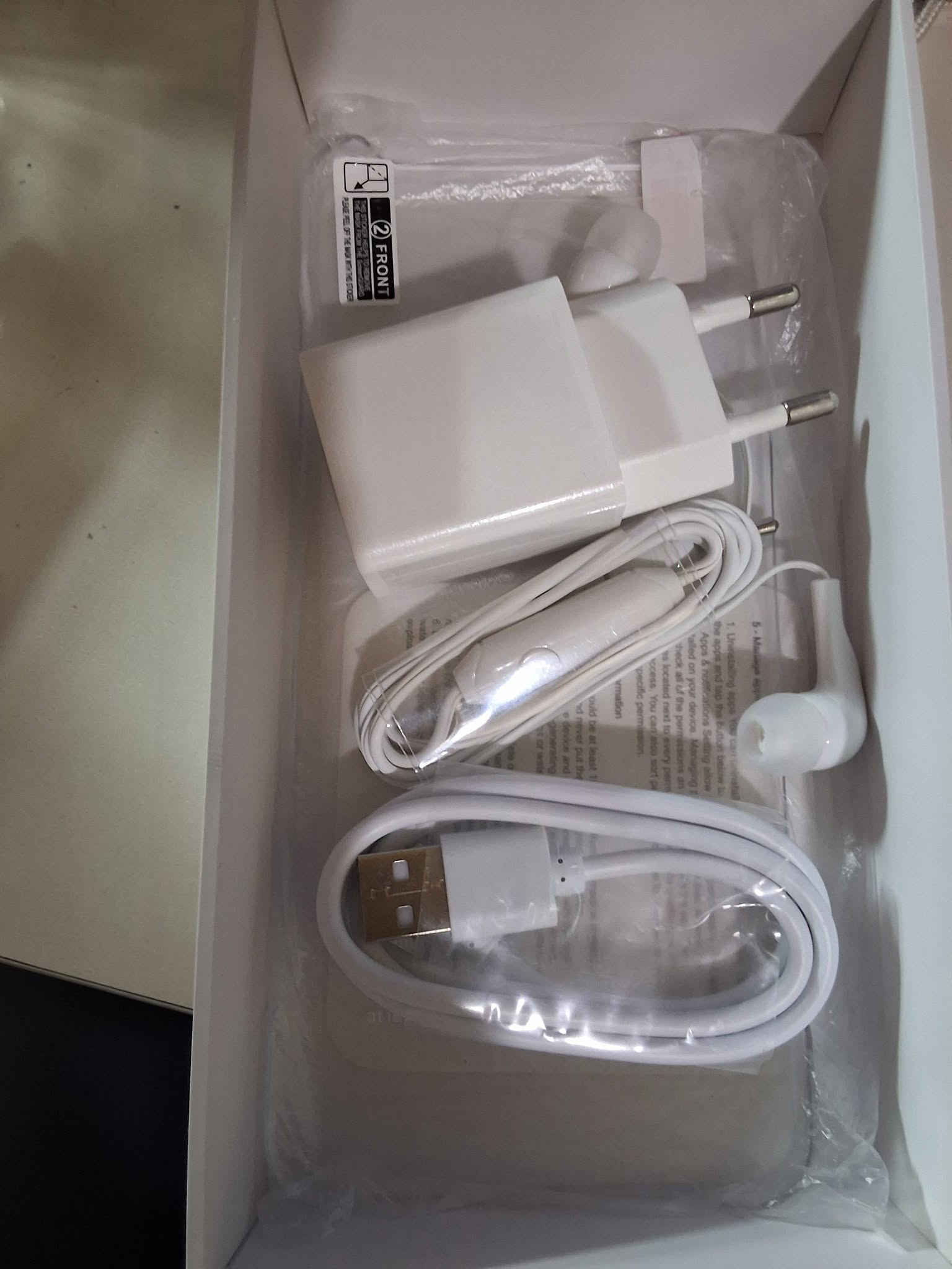 الجهاز: I16Pro Max  التواصل ماسنجر متوفر توصيل السعر ٦٥
المواصفات المكتوبة: ذاكرة 22GB + تخزين 2TB  
​النظام: أندرويد يدعم متجر Google Play.  
​الملحقات: شاحن قابس أوروبي، كابل USB، وسماعات أذن سلكية.

نص مكتوب في الصور:
- Notes:
- emergency of low battery state cause a
- smartphone to not able to power on please
- put charger connected to device for
- around 30 minutes before doing anything
- لمحة عن الهاتف PROCESSES Dimensity9000 SROTAGE 32 GB RAM + 2048 GB ROM CAMERA 72M + 108M إصدار Android 14.0 Device name I16 Pro Max Model I16 Pro Max Version Baseband & kernel SIM card status المعلومات القانونية User agreement,Privacy Policy,and more Notes: In emergency of low battery state caused smartphone to not able to power on please keep charger connected to device for at least 30 minutes before doing anything Processor Dimensity9000 IMEI & IP الحالة