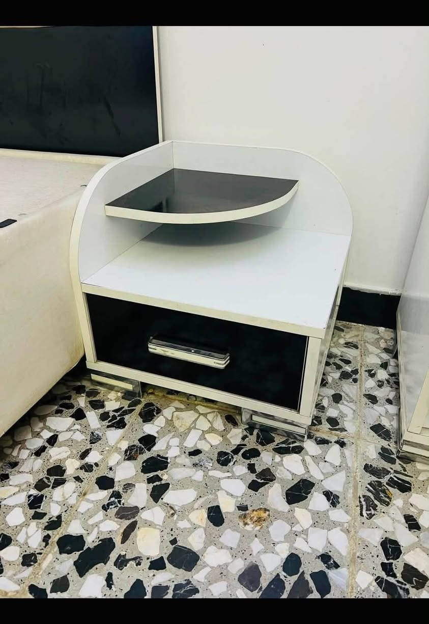 سلام عليكم
غرفه تركيه 5 قطع سرير نفر ونص + كنتور + كومدي + ميز تواليت + ميز دراسي

ومثل متشوفها كدامكم نضيفه رايدها 375 الف دينار وبيها مجال عنواني بغداد حي الجهاد 

‭***********‬

متواجد واتس اب
