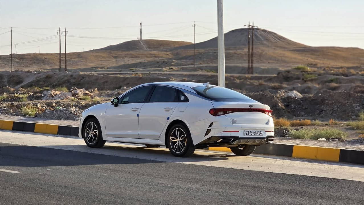 Kia k5 2021 

ماشي 125 

موديل 2021  خليجي 

ضرر باب مبدل 

المكان موصل 

بيها ملاحظات رصعات طخم تواير جديدة

***********
