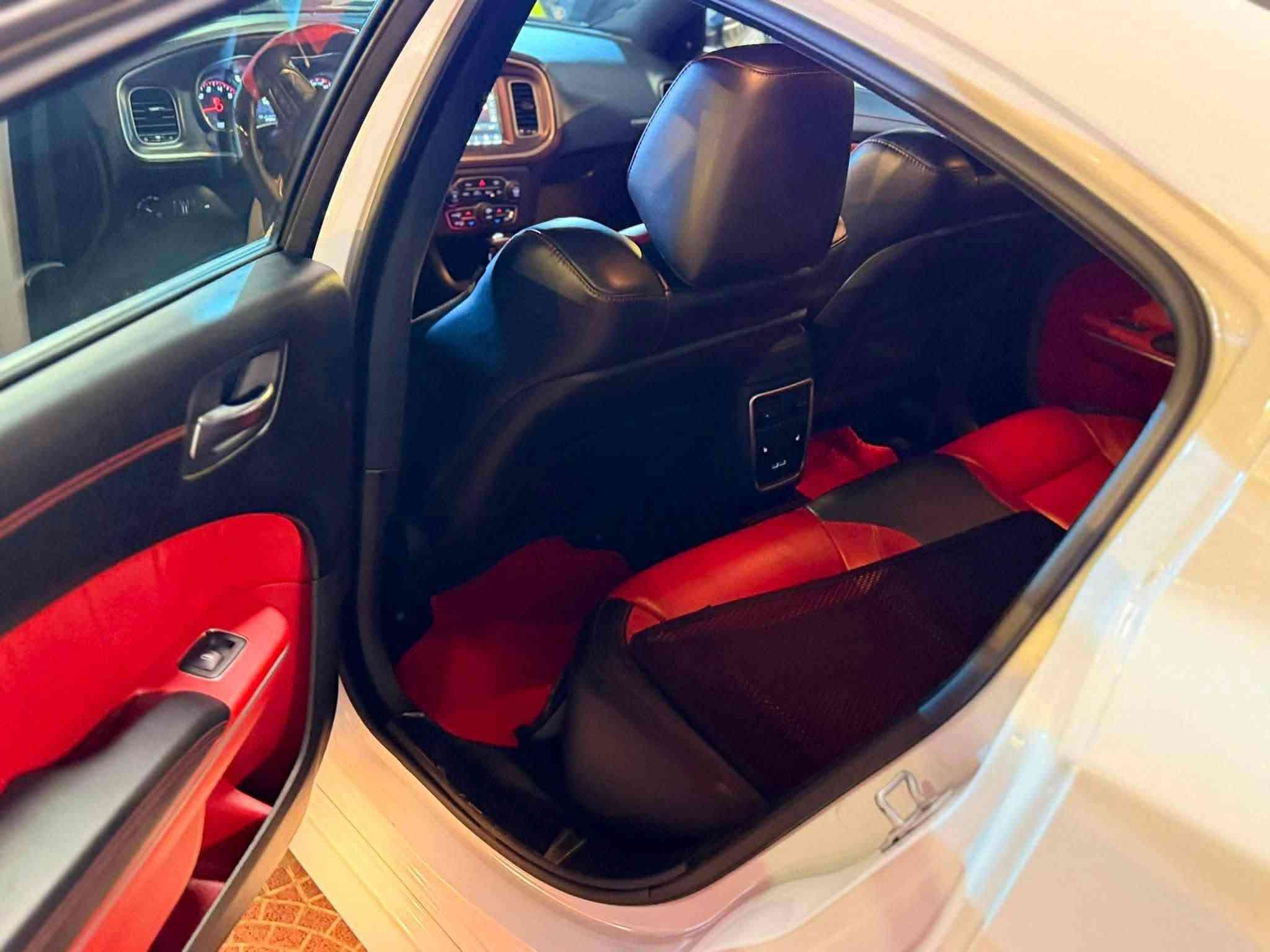 السلام عليكم
السعر310وبيها مجالالسلام عليكم 
السعر310وبيها مجال
📢دوج جارجر GT Plus 2022( خـليـجـي )
🔴فول 1/1 عدا الرادار 
 (خليجي)  وكاله هارلم 
🔹️العداد : 21الف مايل
🔹️المحرك : V6.  3.6L
🔹️رقم اربيل الجديد سنويه جديده
▫️المواصفات :
* نقطة عمياء
* مصابيح أمامية زنون
* كشافات الضباب زنون
* المصابيح الأمامية مع LED
* حساسات خلفية
حساسات اماميه
* شاشه كبيرة مع نظام ملاحة نفكيشن GPS
* سستم صوت الپاين
* فتحة سقف (سلايد)
* المقاعد الأمامية كهربائية
* ذاكرة لحفظ وضعيات الجلوس (ميموري)
* مقاعد أمامية تبريد وتدفئة
* مقاعد خلفية تدفئة
* تشغيل عن بعد
* المقود كهربائي
* تدفئة مقود القيادة
* محدد سرعة
* تلفون بلوتوث
* كاميرا خلفية
* مرايا متحسسة للاضاءة العالية
* كير شفتر بالستيرن
* دخول ذكي (بصمة)
🔸️موصافات ال Gt plus معروفه فول عدا رادار 
🔹️رقمي. ***********
▫️مكاني موصل
📢دوج جارجر GT Plus 2022( خـليـجـي )
🔴فول 1/1 عدا الرادار 
 (خليجي)  وكاله هارلم 
🔹️العداد : 21الف مايل
🔹️المحرك : V6.  3.6L
🔹️رقم اربيل الجديد سنويه جديده
▫️المواصفات :
* نقطة عمياء
* مصابيح أمامية زنون
* كشافات الضباب زنون
* المصابيح الأمامية مع LED
* حساسات خلفية
حساسات اماميه
* شاشه كبيرة مع نظام ملاحة نفكيشن GPS
* سستم صوت الپاين
* فتحة سقف (سلايد)
* المقاعد الأمامية كهربائية
* ذاكرة لحفظ وضعيات الجلوس (ميموري)
* مقاعد أمامية تبريد وتدفئة
* مقاعد خلفية تدفئة
* تشغيل عن بعد
* المقود كهربائي
* تدفئة مقود القيادة
* محدد سرعة
* تلفون بلوتوث
* كاميرا خلفية
* مرايا متحسسة للاضاءة العالية
* كير شفتر بالستيرن
* دخول ذكي (بصمة)
🔸️موصافات ال Gt plus معروفه فول عدا رادار 
🔹️رقمي. ***********
▫️مكاني موصل
