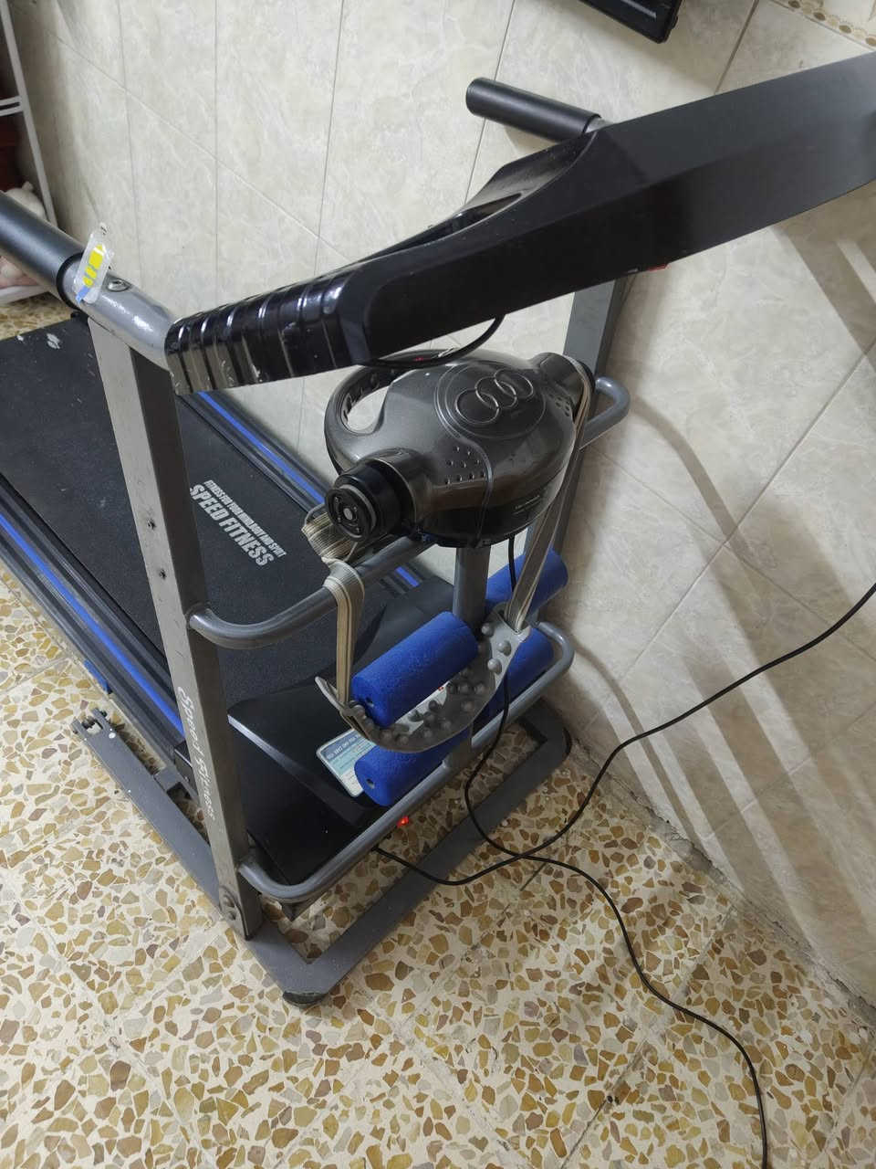 السلام عليكم جهاز جري للبيع السعر 200 و بي مجال رقم التلوفن ***********
