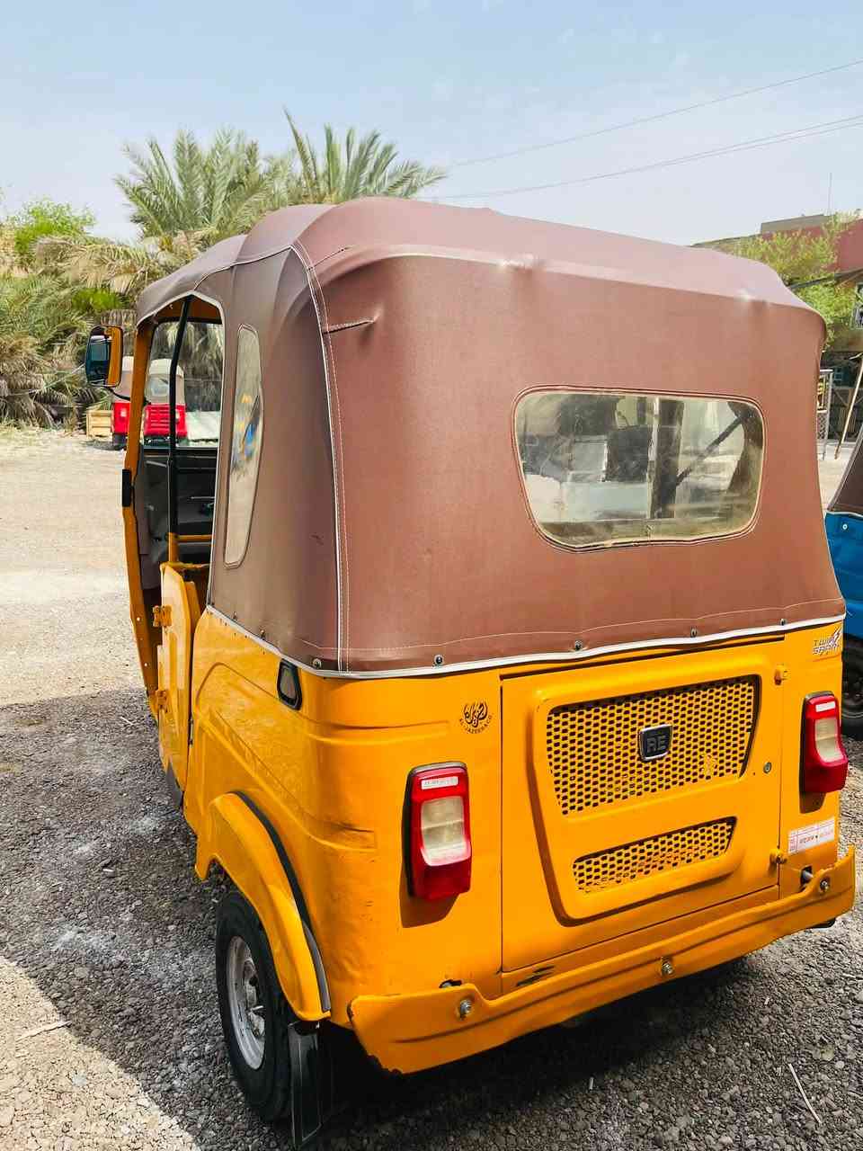 مكلف بلنشر
تكتك 🛺 موديل 21 رقم وسنويه بيه طخه 
يم بك لايت اليسره وبيه يم سايد بريت مكينه لا تبخير ولا نضوح نظيفه يشهد الله بعده عله البلاد مال شركه  مكان بغداد الشعله رقم صاحب التكتك 
***********
