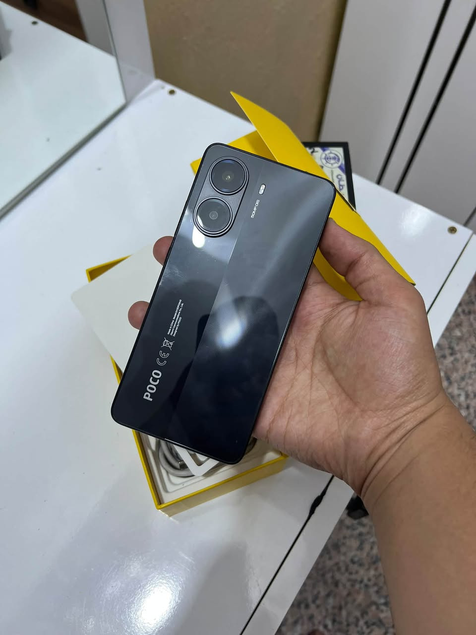 السلام عليكم 

للبيع جهاز بوكو X7 PRO 5G 

الجهاز كامل ملحقاته بعده اخو الجديد  ذاكره 512 

دبل سيم كارت  

السعر 400 وبيه مجال 

تواصل على الرقم ما موجود مسنجر ***********
