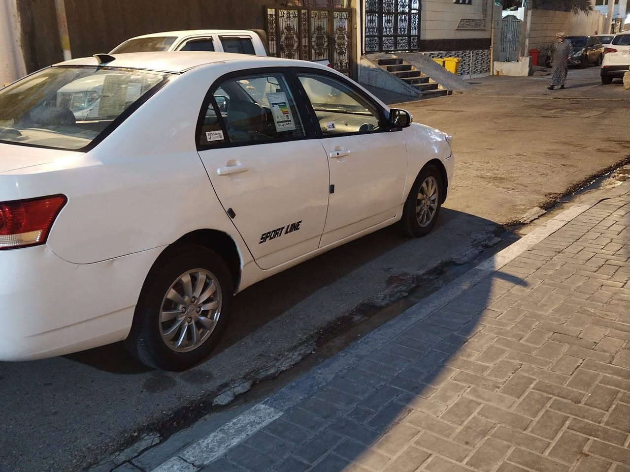 بيوايدي ٢٠١٤ السياره كله على البلاد بصمه اوتو مكفوله من الضربه والتبديل بيها صبغ قليل مكينه كير مكفولات حداده كله جديد مشط دبلات كله جديد تبريد نقص غاز كمبريسر شغال سنويه ٢٥ مكان السياره بصره حي الحسين السعر ٤٢ للاستفسار *********** البصرة, العراق
