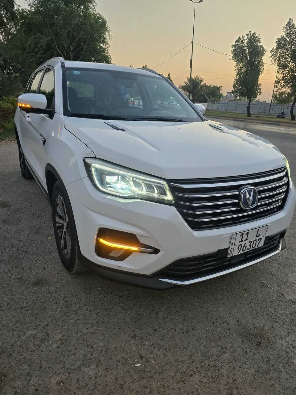 ..السلام عليكم ..جانجان ٢٠٢٠ ......cs75....خليجي...ماشيه 65الف...الون ابيض...مكفوله من الداميه للدعاميه وسوناره وياه
 محرك ١٨٠٠ بانزين
فول مواصفات
بصمه
بانوراما .كامرات محيطيه.تحكمات جهتين..تبريد قطعتين.
جلد قرميدي.لدات اماميه وخلفيه 
مري شفط
كراسي ٢ كهرباء
رادارات..وبعد بيه هواي مواصفات....
رقم بغداد الجديد بسمي هزه جديده سنويه جديده تحويل مباشر 
السعر (125$)والشراي يدلل..العنوان بغداد الكرخ شهداء السيديه 
قرب تقاطع درويش ولتفاصيل اكثر الاتصال على الرقم 
***********...علي ..تحياتي للجميع
