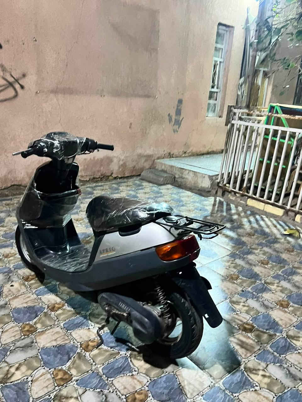 السلام عليكم دراجه بتره لبيع خط واحد مفتوحه بس بستم الدراجه شغاله من الطول لطول سلف هندر لايت بك لايت اشارير لايت عالي ناصي هورن الدراجه شلعه رمعدل شرط ادك ل60 صوتها كاتم لاصوت كير ولا صوت بلمكينه مكينتها ناعمه كلش سعرها 400وبيها مجال قليل مكاني ناصريه مركز متواجد ب واتساب ***********
