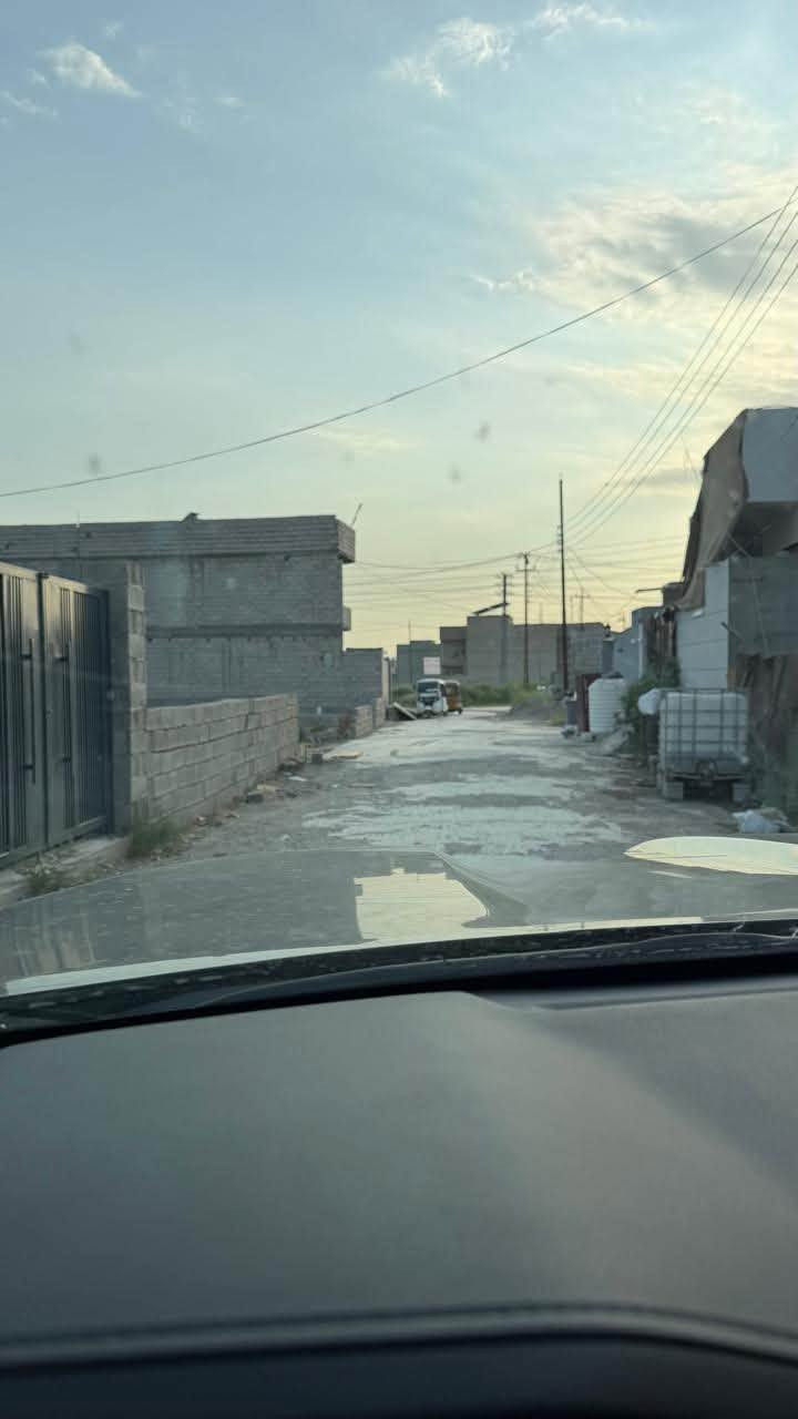 السلام عليكم قطع ارض للبيع بعقوبة حولي التحرير مقابيل دائرة مياه و مجاري مساحة ١٠٥
و ٢١٠ مساحة حسب طلب
طابو زراعي سند ٢٥
خدمات 
ماء 
كهرباء 
شوارع صب

الاستفسار ***********
