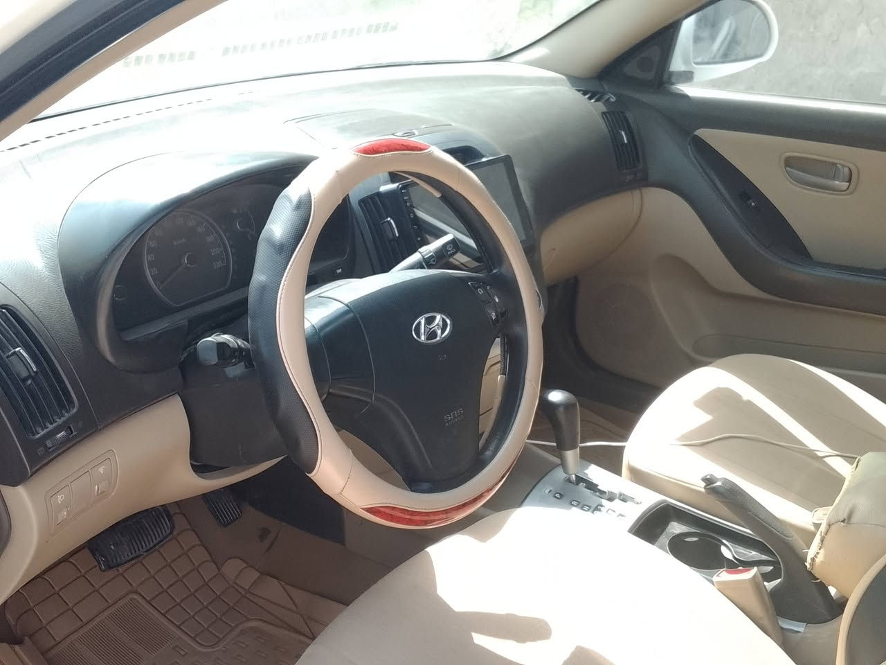 النترا خليجي للبيع موديل 9 محرك 1600 رقم بغداد انكليزي سياره بيها تلحيضات باسمي تبريد شغال اسعر 107 وبيهه مجال *********** العنوان النجف

نص مكتوب في الصور:
- الخميس