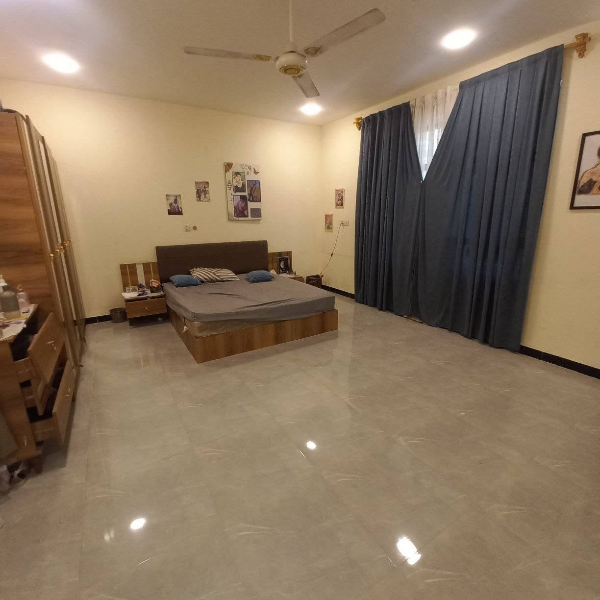 دار للبيع مساحة ١٠٠متر الدورة البعيثة مجمع الحليم قريب على الشارع العام يحتوي على استقبال اومطبخ اوصالة مع٣ غرف نوم السعر ١٤٠ مع المجال  للستفسارة الاتصال على الرقم ***********
