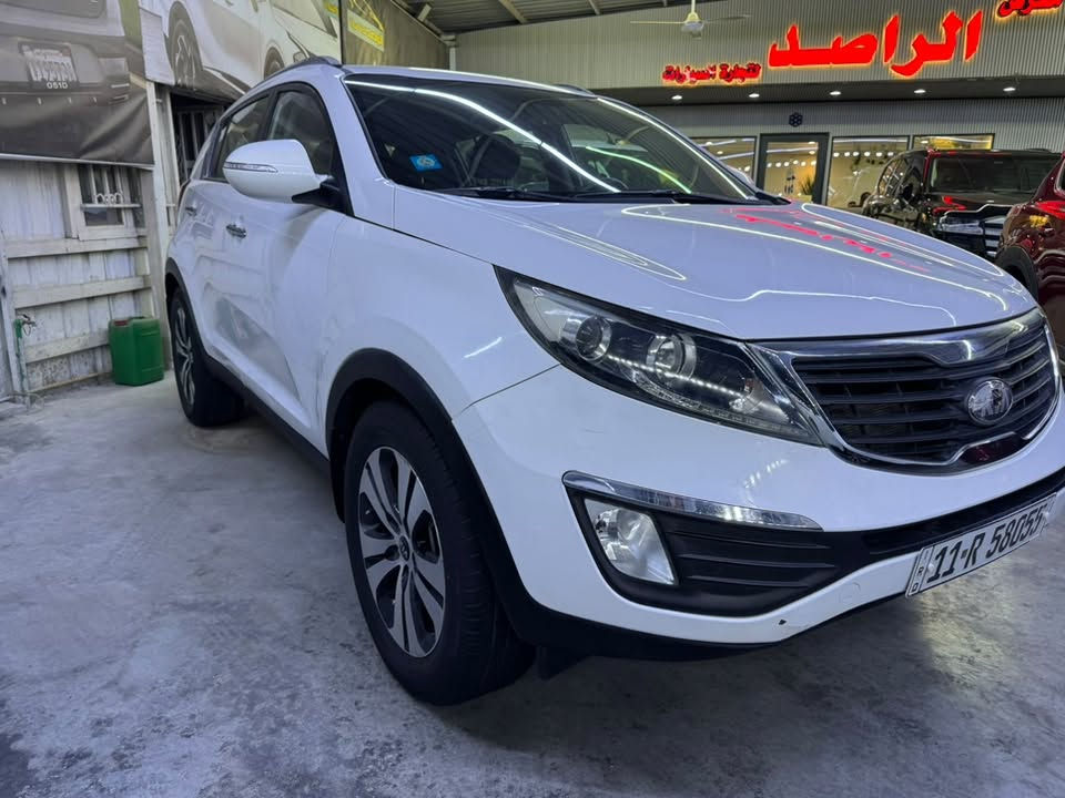 السلام عليكم
كيا سبورتج خليجي
موديل ١٣
محرك ٢٠٠٠
ماشيه ١٠٠ الف 
رقم بغداد باسمي
شاشه 
كامره
حساس 
بيها  صبغ قطعه وبيها بارد هم
كير محرك بدون فتح 
مكاني بغداد الصليخ
معروضه ١٢٩ وبيها حك الجيه
***********

