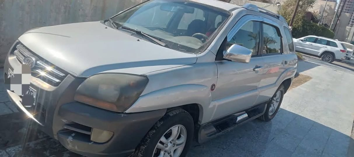 السلام عليكم كيا سبورتج ٢٠٠٨ رقم بغداد للبيع محرك ٢٧٠٠ بيه خيط تبخير غير هيج جاهزه سياره خير من الله تخم تاير جديد دوشمه جديده رايده ٨٥ وبيه مجال رقم ***********
