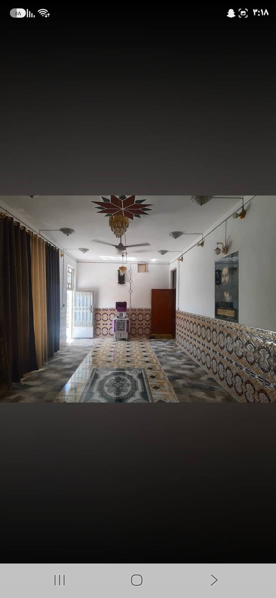 بيت طابو زراعي سند ٢٥
المساحه ٥٤٠ متر
المدحتية/حي بابل الزراعي
يتكون من ٣ غرف 
٤× ٦ متر اثنان والثالثه ٤×٦ متر 
مع سويت حمام 
الصاله ٤×١٨ متر
مطبخ ٤ ×٦ متر
الاستقبال ٤×١١ متر 
صحيات داخليه وخارجيه كبيره
البناء طابوك درجه اولا 
البناء عكاده والطارمه صب كونكريت 
السعر ٨٥ مليون وبيه مجال للتفاوض 
للاستفسار والاتصال على الرقم التالي ***********او مراجعه مكتب دلاليه سيد عيد للعقارات شارع ٦٠ مقابيل اسواق ابو العبد شارع علي قماره
