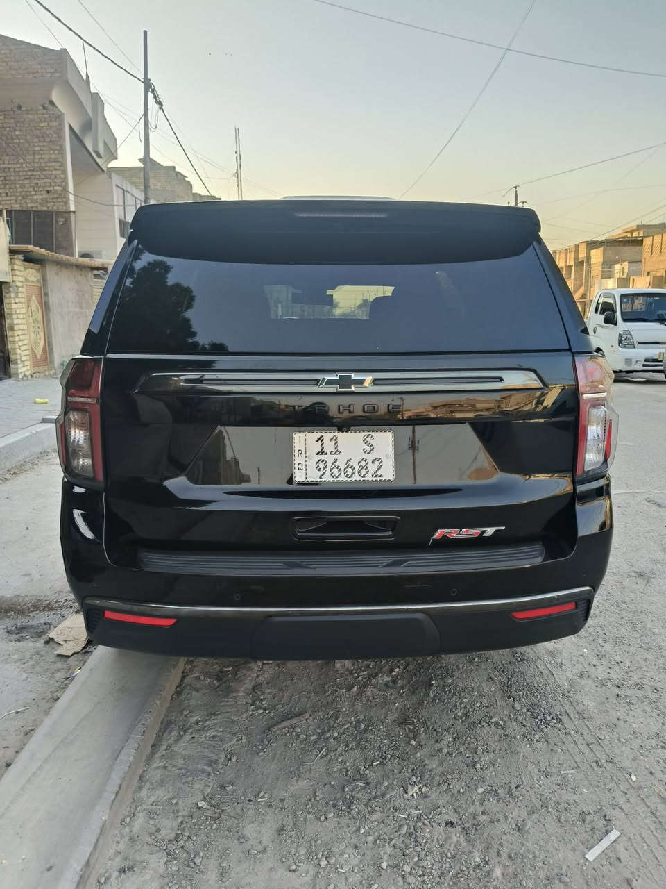 السلام عليكم تاهو للبيع موديل 22 ار اس تي سياره  جديد  سياره صور حادثه موجود بيها وهذا رقمي*********** عنوان بغداد
