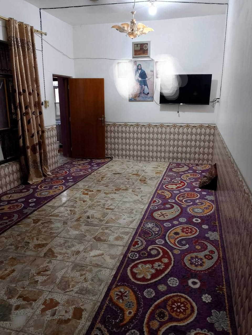 سلام عليكم عقار اللبيع مساحه 200متر يحتو علئ غرف نوم عدد2
صاله مطبخ ستقبال مجمع صحيات بناء درجه اوله طابوك جموهوري صب اساس 3رباطات صطح شتيكر الطفيلي درجه اوله ماء كهرباء موالد ذهبي مدارس عدد 2 تبليط
العنوان الكوفه الصوب الصغير منطقة البو نعمان عمود 20قرب مدرسة المقداد البتدائيه بيع مستعجل محتاج السعر 50وبيه مجال رقم الهاتف ***********
