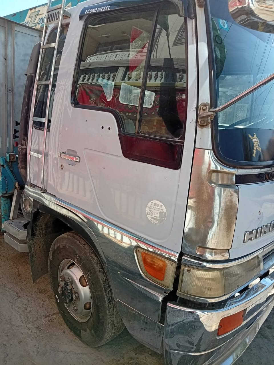 سلام عليكم أنكر 98اصل بلادي محرك 80مكفوله محرك كيركرين  قماره سنويه جديده الشاصي بي باج فطر بسيط جدا ***********
