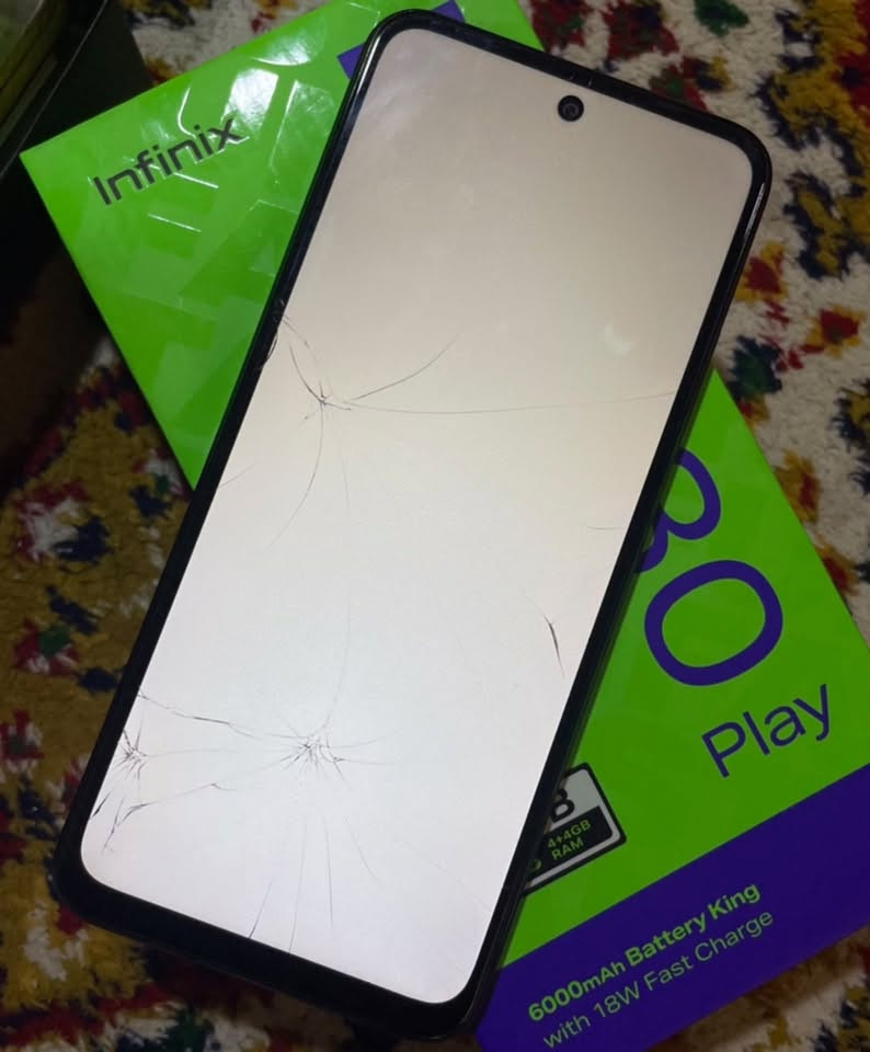 تلفون انفنكس HOT 30 PLAY
البطاريه 6000mAh

جهاز نضيف كلش 

بس شاشه بيها فطر كما موضح بالصور 

ويا كامل ملحقاته شاحنه وكيبل وحافظه والباكيت

: السعر 90 ألف 

المكان : الرمادي 

اذا مو شراي لتعبني
