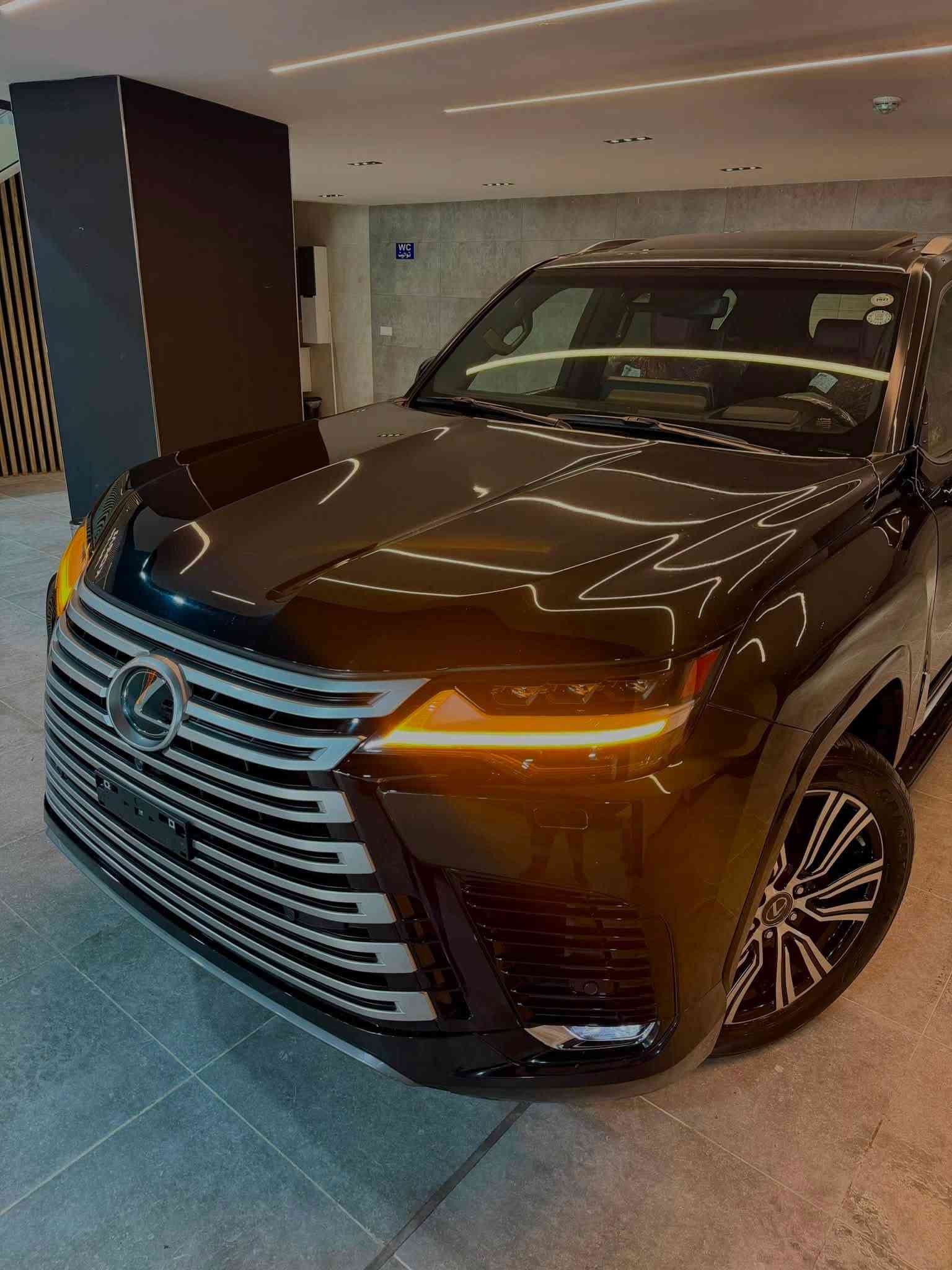لكزس LX600 • ٢٠٢٣ • ٤٥ ألف كم