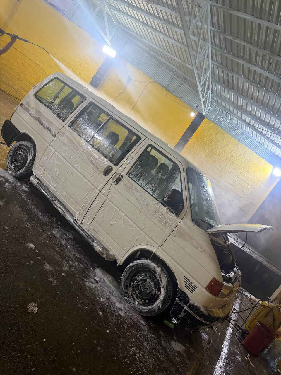 فۆکس مواکن مودێل ٢٠٠٢ سنه وي تا٢٠٣١ تازه بتاقة بةنزيني هةيه گێر و مکینەی کوریلایە ١٦٠ هەزرا روشتوە نموونەیە 
لەجوانی  تکایە بەس بۆ فرۆشتنە ***********
تنها نوک چاملخ بویاخە دیاریم کردوە كركوك, العراق

نص مكتوب في الصور:
- 1:25
- 7 من 10
- 9 من 10
- 1:25 8 من 10