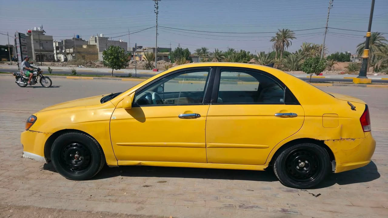 كيا سبكتر للبيع
مكينة 2000 كير ومكينة خير من الله 
السيارة بأسمي تحويل ثاني يوم 
مكانها كربلاء (***********)
55 وبيها مجال حق الجية
نواقصها
دبلات خلفية تعبانة 
دوس بيهن خياسات
الباقي تشوف وتقتنع
حادثها جاملغ وارد امريكي
