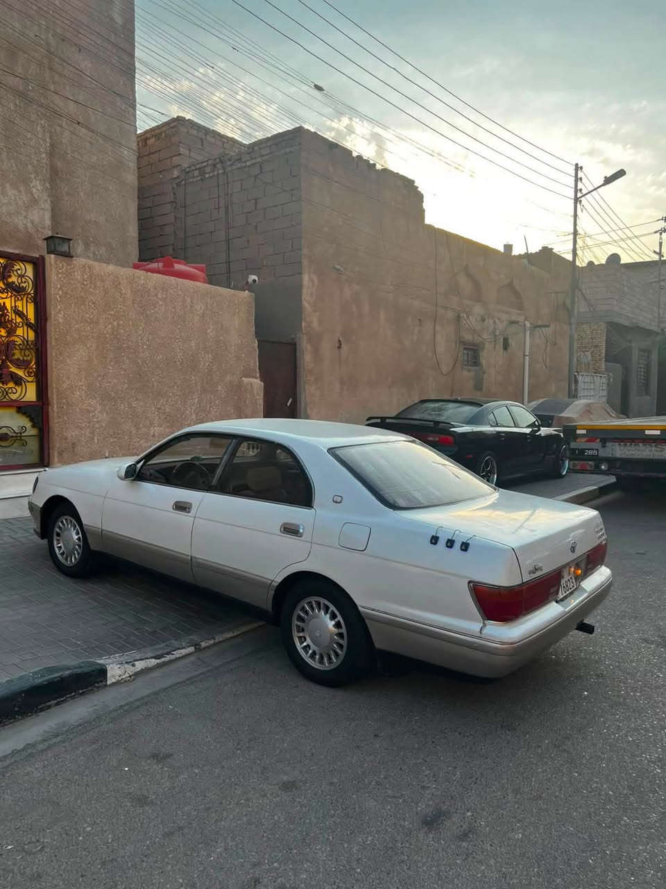 سلام عليكم كراون بطه فصل للبيع موديل 95بسمي رقم بصره نكليزي سنويه 2029سياره كفاله من كص ونقل جثه وضربه كهرباياته كله شقاله مكينه كير ثنين ونص جدد حداده جديده تخم تاير مكاني بصره قبله سعرها 54وبيه مجال 
اللاستفسار ***********
