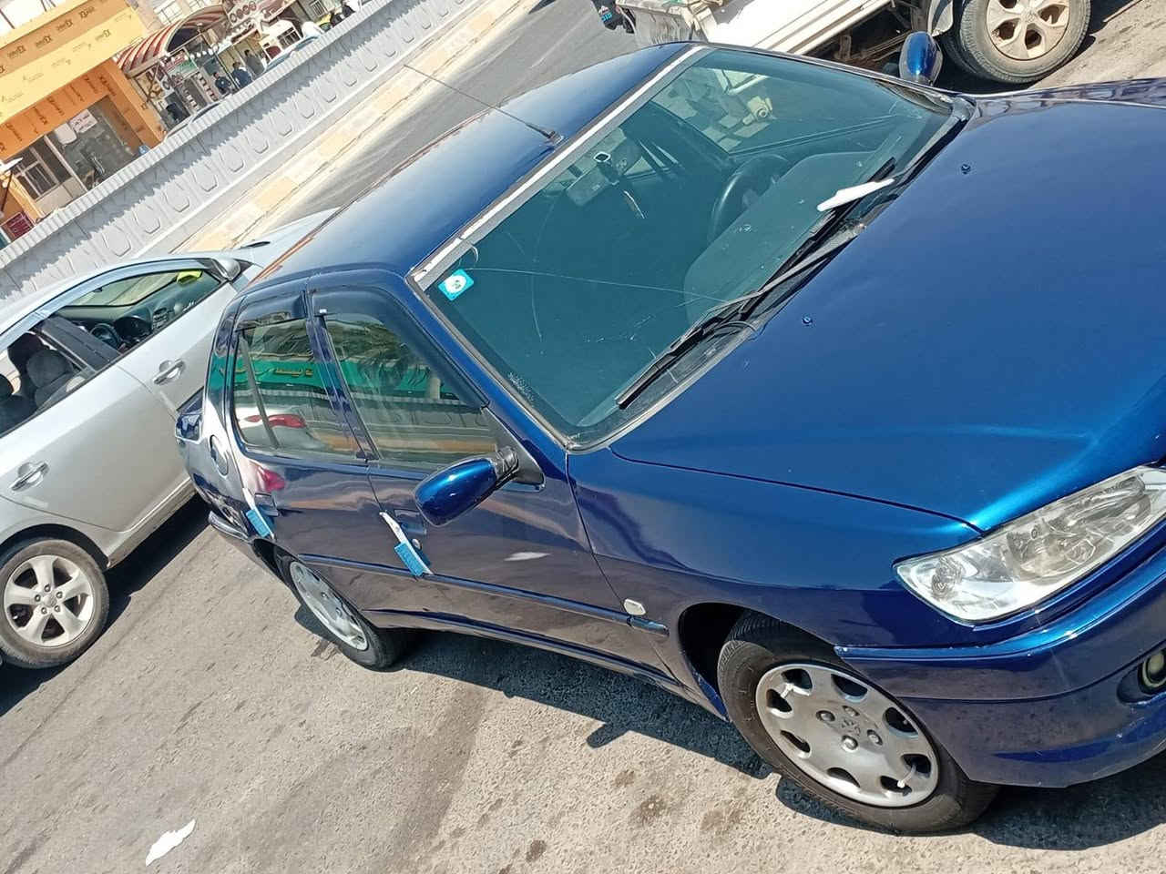 السلام عليكم 
اخوان عندي هاي البيجو 2002
306 رقم بغداد بسمي تحويل ثاني يوم سنوياا لل28 السيارة رش جماليه عندي صور قبل الرش السياره ع وضع الشركه تبريد ثلج سستم سماعات 🔊 
تخم تاير جديد شاده كهربائيات بلادي كلوب ماكو نقص غرفه جديد رقم الهاتف ***********
***********
وتحياتي للجميع🌹
