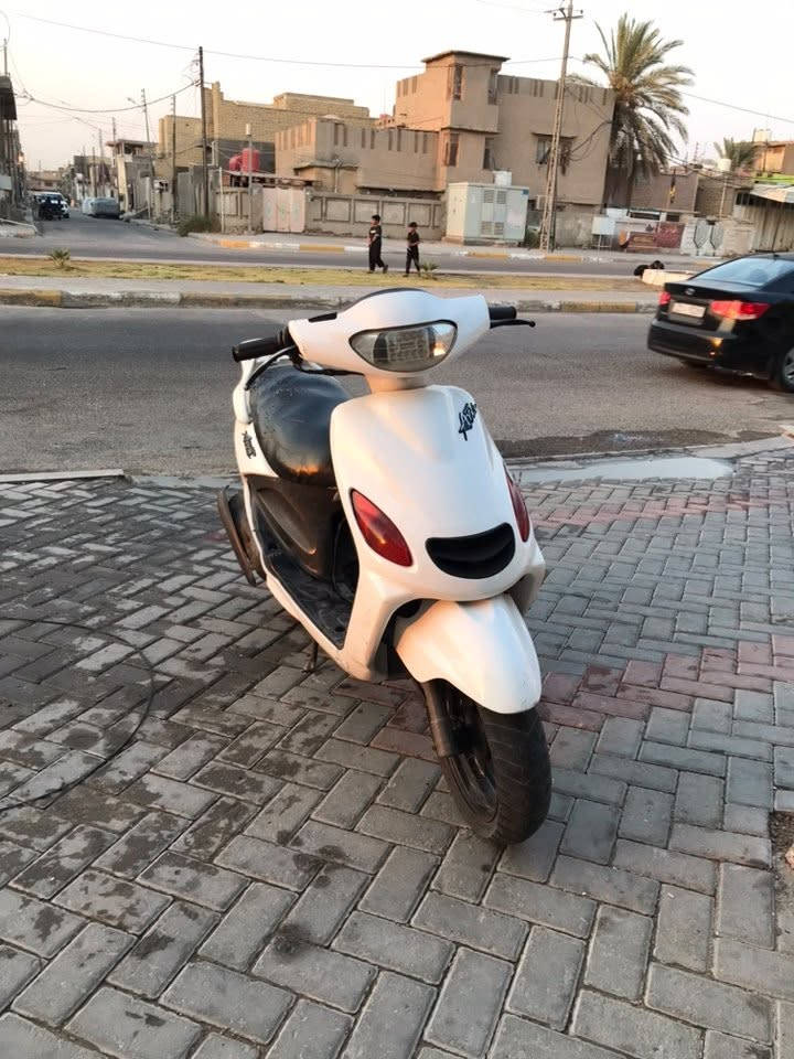 اللبيع ٣٠٠دراجه حلوه وناعمه نهضه تشك الكاع كهرباءياته كله شغاله عوزه بس باتري وكعكه 
***********
