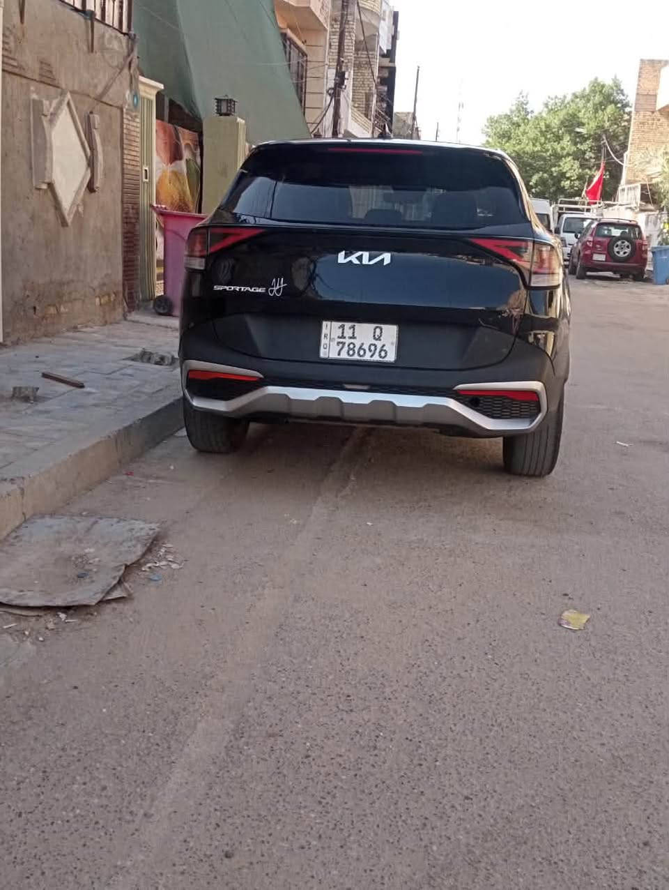 السلام عليكم سبورتج ٢٠٢٣ مواصفات Ex نص فول بصمة 
تحكم وباقي المواصفات السيارة جاهزة
 جديد حادثها موضح
بالصور مابيها صبغ فقط تعديل بارد بدون
ايرباك بأسمي ماشية 32الف مكان السيارة
بغداد السعر 190وبيها مجال
ضربته بلصندوك مصلحه ع بارد بدون صبغ بدون ايرباك 
رقمي للاتصال ***********
او مراوس مع سورنتو 7 راكب
