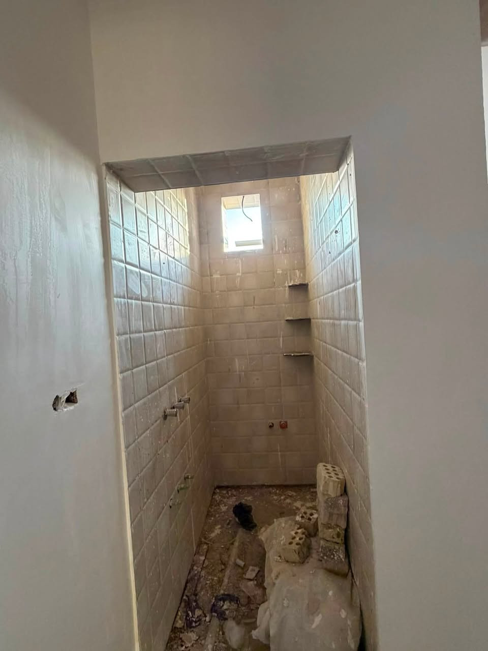 بيت مفول 50 متر  اللبيع
العنوان شارع ابو وسام دلال 
***********
