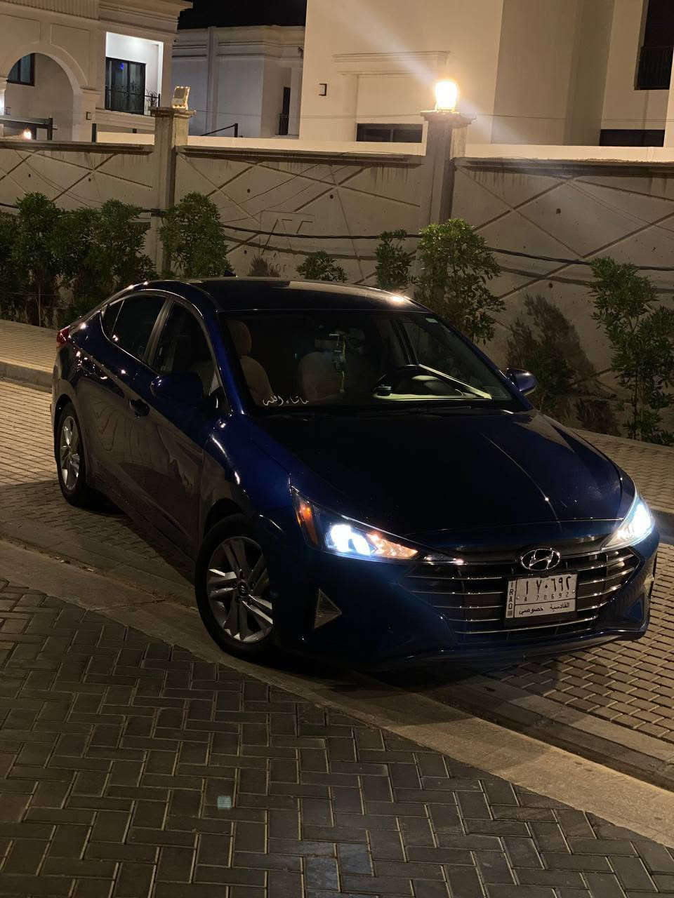 سلام عليكم النتره موديل 20 وارد امريكي  حادثها جاملغ و بنيد  الباقي مكفول ماشيه 160الف سياره كير و محرك كفاله 
رادار جانبي 
رادار خلفي
رادار امامي
توقف ذاتي 
مكينه2000
منضومة زنون 
سياره خير من الله تجي شغل و تطلع  
مكانها كربلاء*********** واتساب و اتصال فقط متواجد
