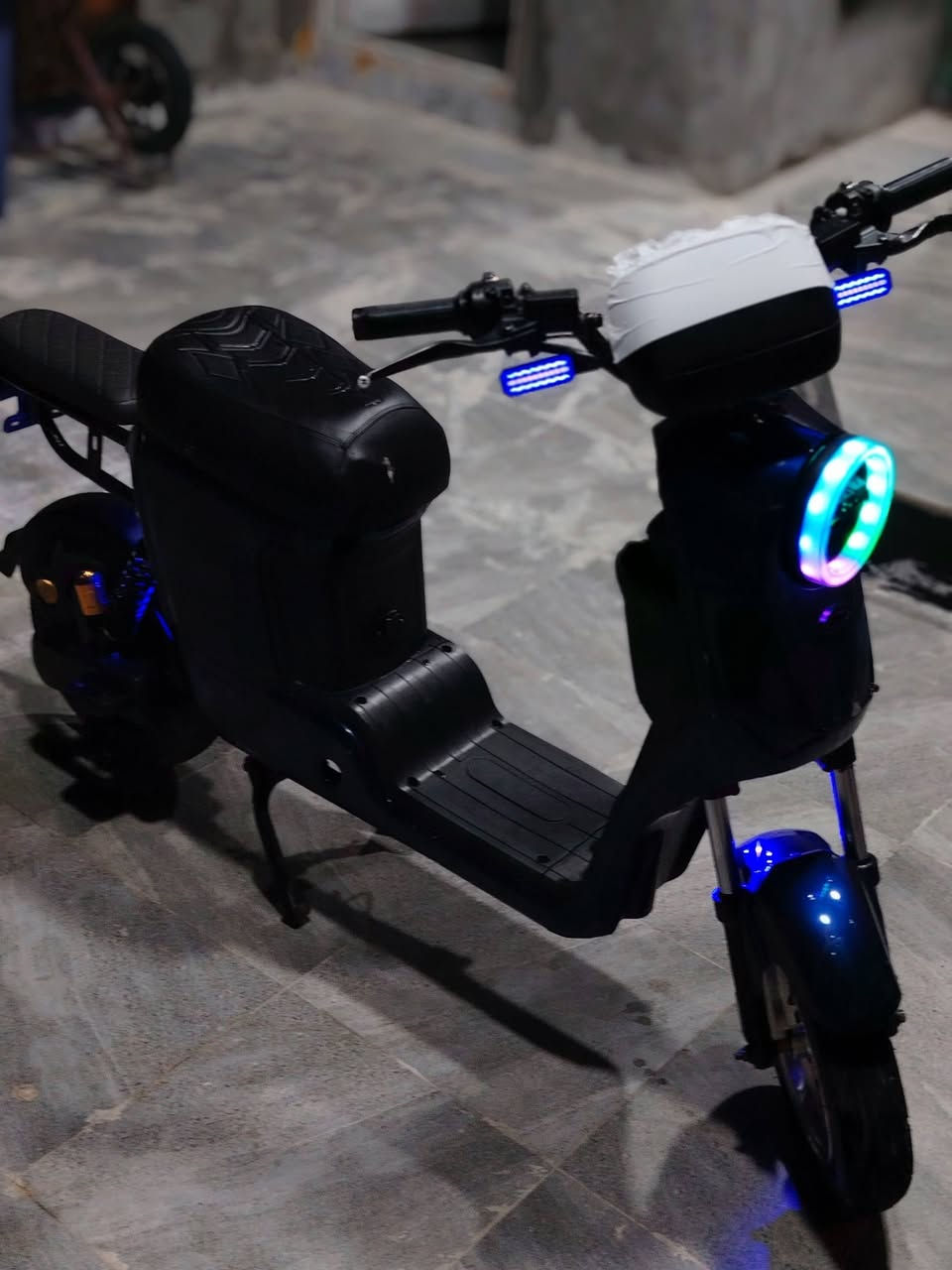 🚲 للبيع دراجة R9
- عقل رياضي
- 6 بطاريات
- رنك نجمة ماكس
- جميع الكهربائيات شغالة 100%
- شرط الفحص، الدراجة نظيفة وجاهزة

📍 الموقع: البصرة – الزبير
📞 رقم الهاتف: ***********
