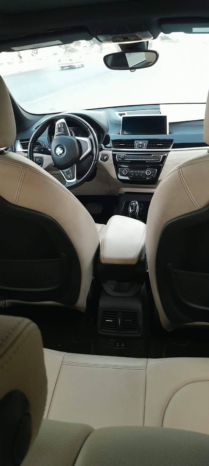الاسلام عليكم BMW X1 موديل 2020 ماشيه 21 الف سياره زيرو مانقصها برغي مستعجل علا بيعتها صور حادث مرفق مع المنشور وسونار السياره فول مواصفات مكينه المرغوب 2000 توين تيربو 
وباقي المواصفات معروفه السعر 135 وبيها مجال عنوان الكاظميه جكوك ***********

نص مكتوب في الصور:
- I ❤️