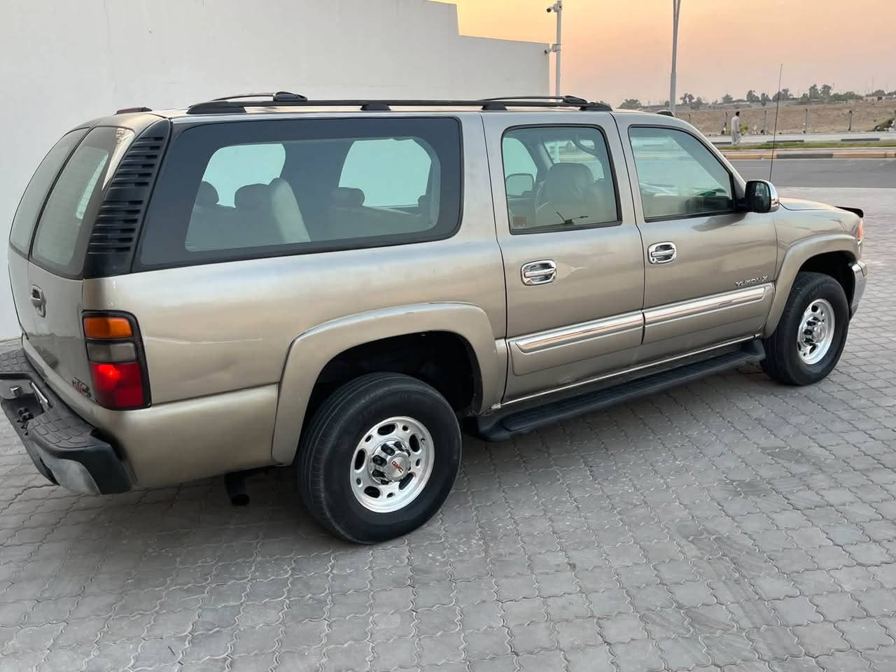 سلام سوبرمان جمسي مديل 2001 رقم اجرة بغداد  سياره مكفوله من الكص والنقل جثه والضربه والعيب الشرعي حداديه جديده تخم تاير جدد مكينه 6100 كير 1000 العنوان البصره الزبير رقم الهاتف *********** السعر 80 العنوان البصره
