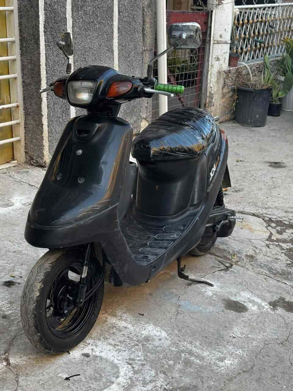 بطه قفل جنطه ما اعرف فحل نثيه كفرات بلاديه حلوه نقصها باتري تشتغل هندر بيها خرخشه بل هندر لو الراجز ما اعرف دارجه حلوه مرتبه هندر واحد تشتغل السعر 150 تطلع تراي عجبتك اهلا وسهلا ما عجبنك هم اهلا وسهلا الدراجه لصديق كلي بيعها ،، 
العنوان اعظمية السبع ابكار قرب افران جوهرة لبنان ***********.
