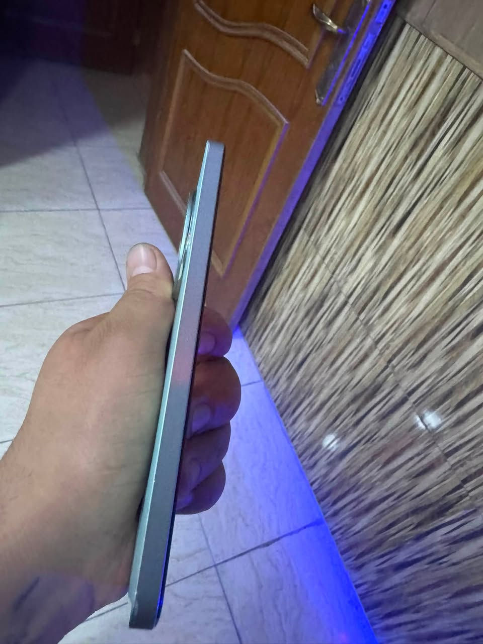 📱 للبيع Realme 13 5G 🔥
✨ جهاز أنيق وأداء قوي، مناسب للاستخدام اليومي والألعاب والتصوير.

🔹 شاشة FHD+ بتحديث 120Hz
🔹 كاميرا خلفية 50MP مع مثبت بصري OIS
🔹 بطارية 5000mAh 🔋
🔹 شحن سريع 45W ⚡
🔹 يدعم 5G
🔹 بصمة + USB Type-C
🔹 تصميم نحيف وأنيق

📦 الجهاز [نظيف جداً]
💾 الرام: [8
💾 الذاكرة: [256]
🎨 اللون: [اخضر فاتح]
💰 السعر: [150]

📩 للاستفسار والتواصل: [***********]
