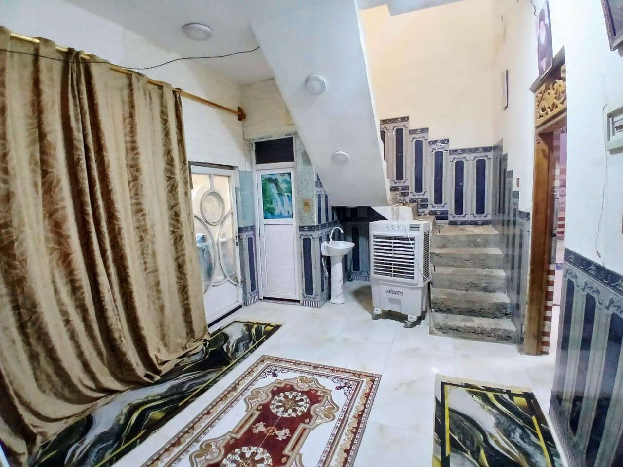 🏨مشتمل للبيع مساحته 100متر مربع (10×10) نظيف بناء حديث  🏨
يحتوي على غرفة نوم وهول ومطبخ واستقبال وصحيات داخلية وخارجية وگراچ 
والطابق الثاني يحتوي هول وصحيات🟥
🔳مبني من البلوك 
🔳السقف صب كونكريت 
🔳الأرضية والجدران سيراميك 
🔳بــــنــــاء حـــــديــــــــث 
🔳نوع العقار طابو زراعي 
🔳مرقم من قبل البلدية 
🔲قرب الكورنيش 
🔲ديكورات وترتيبات درجة اولى 
الــــســــــعــــــــــر //32مليون قابل للتفاوض 
📍عنوان كوت حي الحكيم الاولى 
شارع عـــلاء غــــريــــــب  قرب الكورنيش 
     -----------------------
للاستفسار الاتصال 
***********اتصال
***********اتصال
عنوان المكتب //كوت ــحي الحكيم الاولى  شارع گاله المكتب الركن
#مكتب_دلاليةاهل_الديرةللعقار
