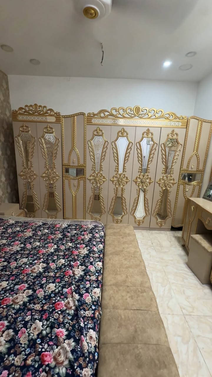 غرفه نوم البيع 9 قطع ماليزي وليسه تركي بعدها جديده ونضيفه سعرها 1900 مكاني بغداد البلديات رقم ***********
