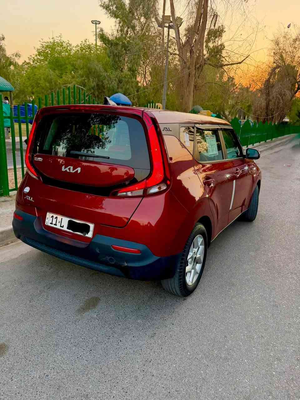 كيا صول ٢٠٢٢ امريكي محرك ٢٠٠٠ دوش نص فول شاشة جبيرة كامرا رادار جانبي وامامي توقف ذاتي سيارة نظيفة وجاهزه مابيها نقص حادثها  صفح بحم كبس بدون ايرباك  ناشر صور الحادث والسونر ماشيه 50 الف سنوية بأسمي مكاني بغداد السيديه رايدها 129 
***********
