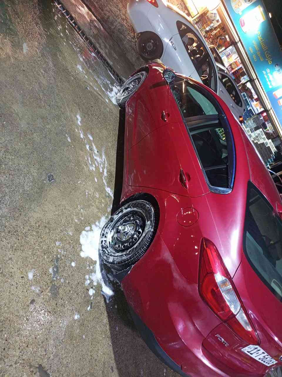 سلام عليكم فورتي مديل 16مواصفات EX للبيع  115سياره أحله من صور قم الموبايل ***********مكينه 2000وارد امريكي كير تبريد تايرات باتري صدر امامي خلفي كله جديد دوشمه ارضيه
