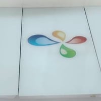 ميز طعام • قابل للتمديد • ٤ كراسي
